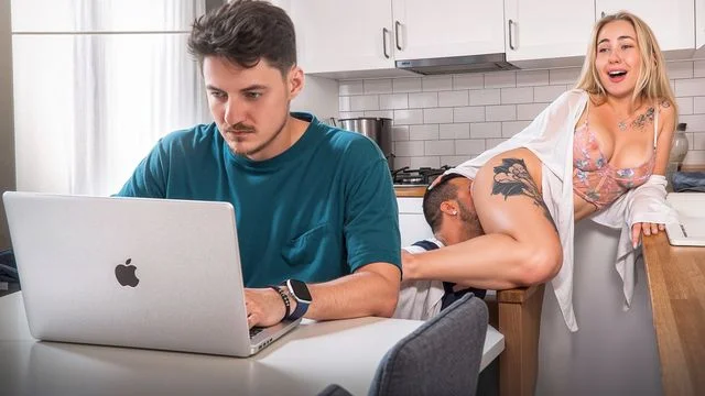 Eve Gelen Tesisatçıya Kocası Evdeyken Verdi.